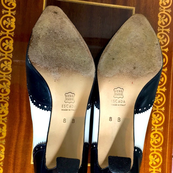 Escada 8 to 7.5 Navy and White  wing tip Heels - Picture 10 of 11
